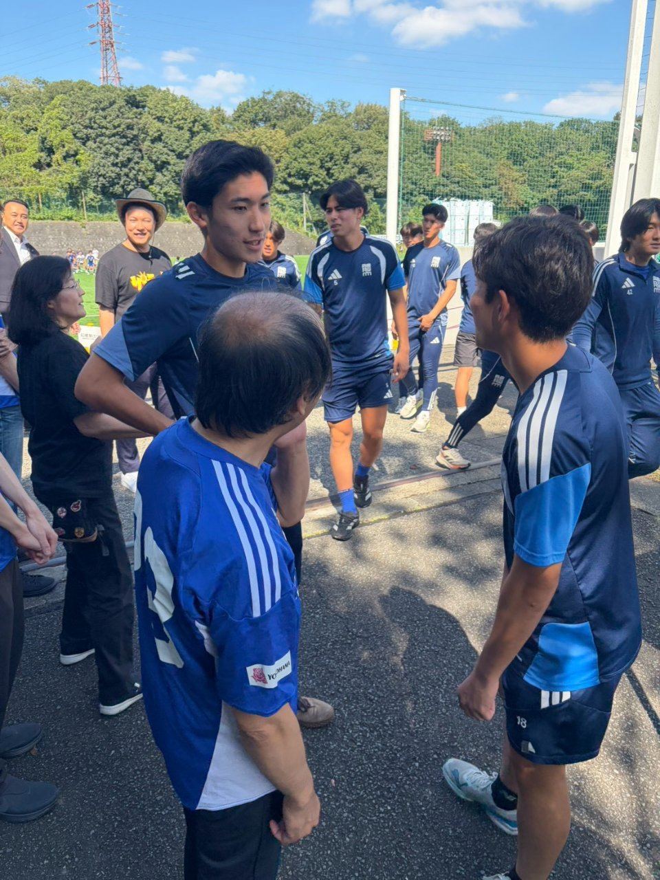 感動を分かち合う!日体大グラウンドでのハーフタイムショーにサンライズイーグル江田が参加しました!(写真2)