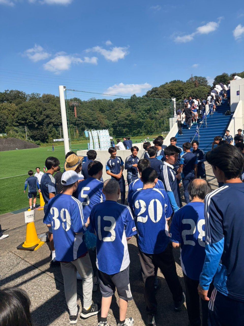 感動を分かち合う!日体大グラウンドでのハーフタイムショーにサンライズイーグル江田が参加しました!(写真6)